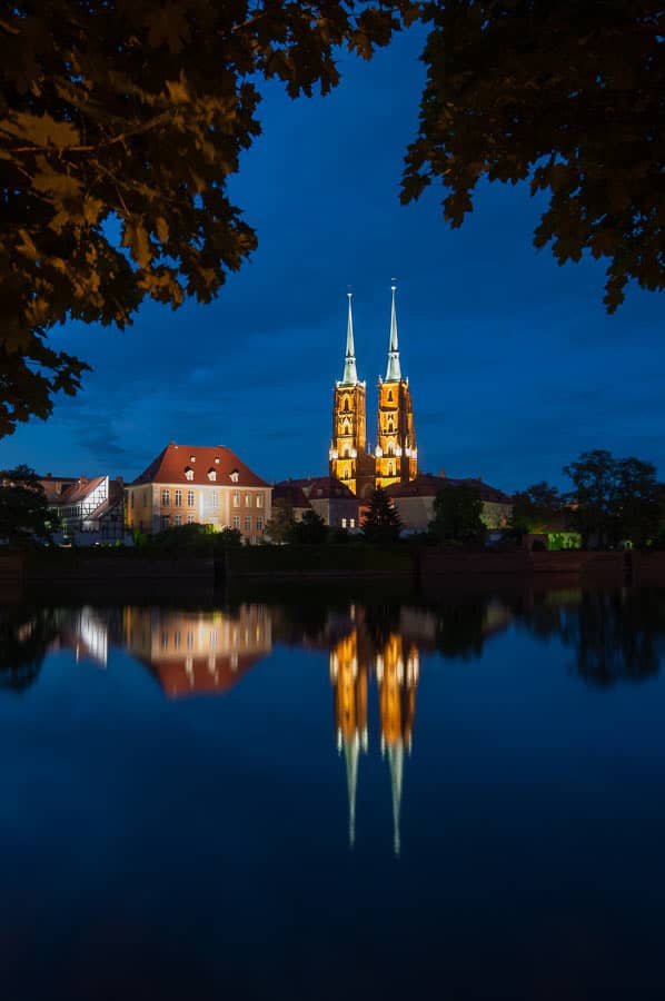 wrocklaw poland cathedral at night